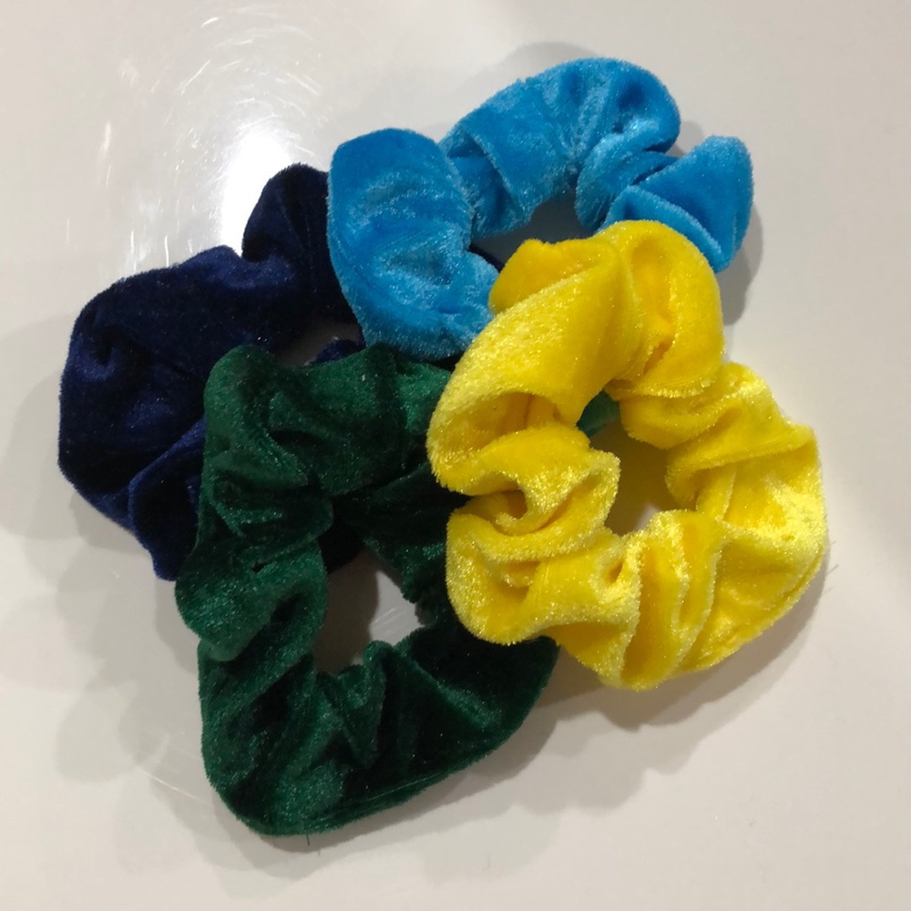 ✨5/$10✨ Set of hair scrunchies